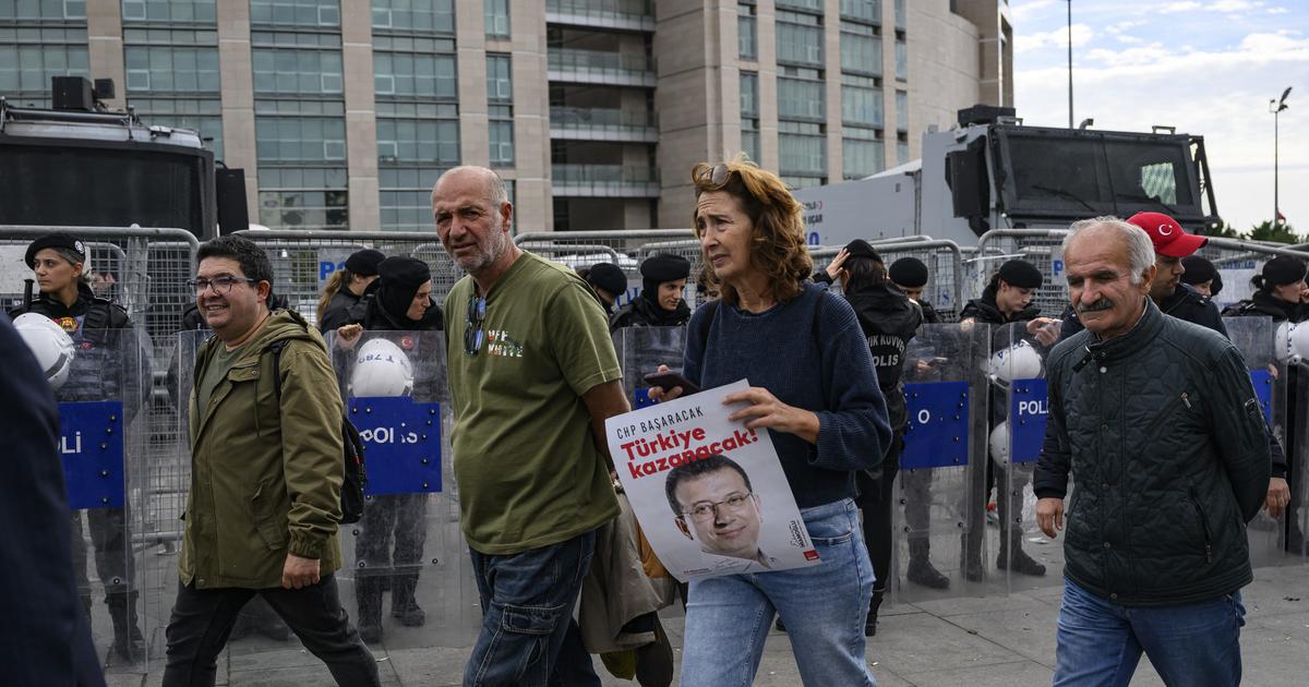 Turkey: In Ankara, local opposition leader arrested.