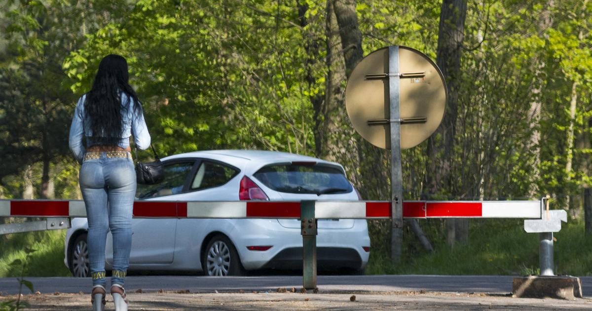 Prostitution : dix ans après, le bilan d’une loi de rupture en passe de devenir obsolète