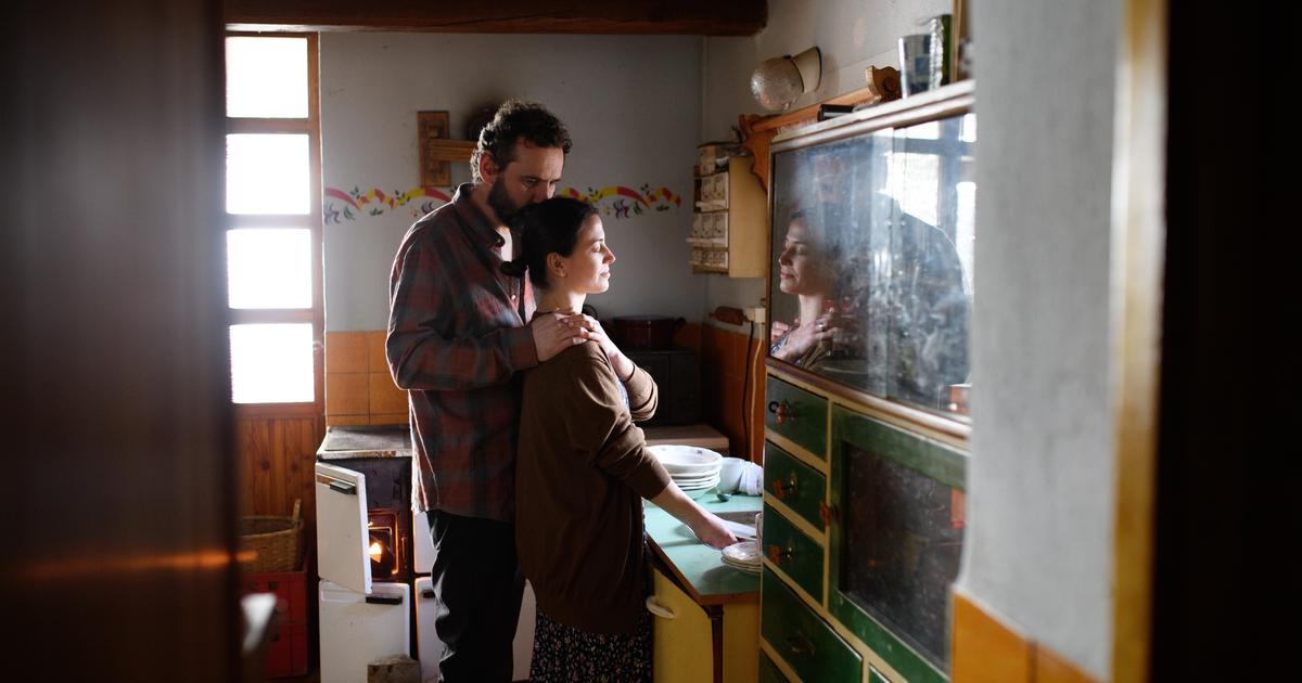 4000 enfants en 2004 contre 69 en 2025 : en France, pourquoi l’adoption est en voie d’extinction