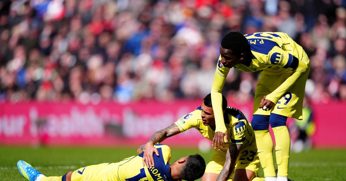 Premier League : coup dur pour Tottenham, le défenseur Cristian Romero forfait jusqu’à la fin de saison