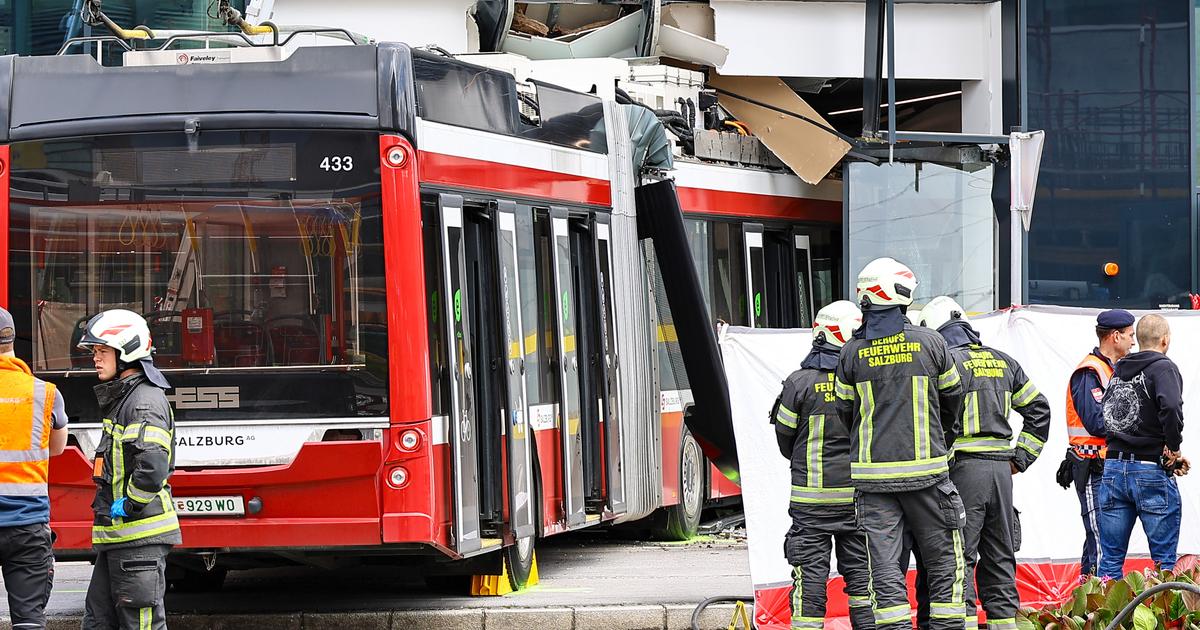 Autriche : un trolleybus percute un supermarché, un mort et six blessés