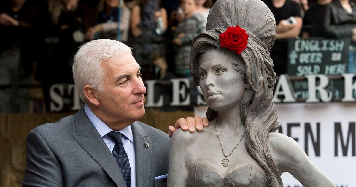 Vente des effets personnels d’Amy Winehouse : la justice déboute le père de la chanteuse