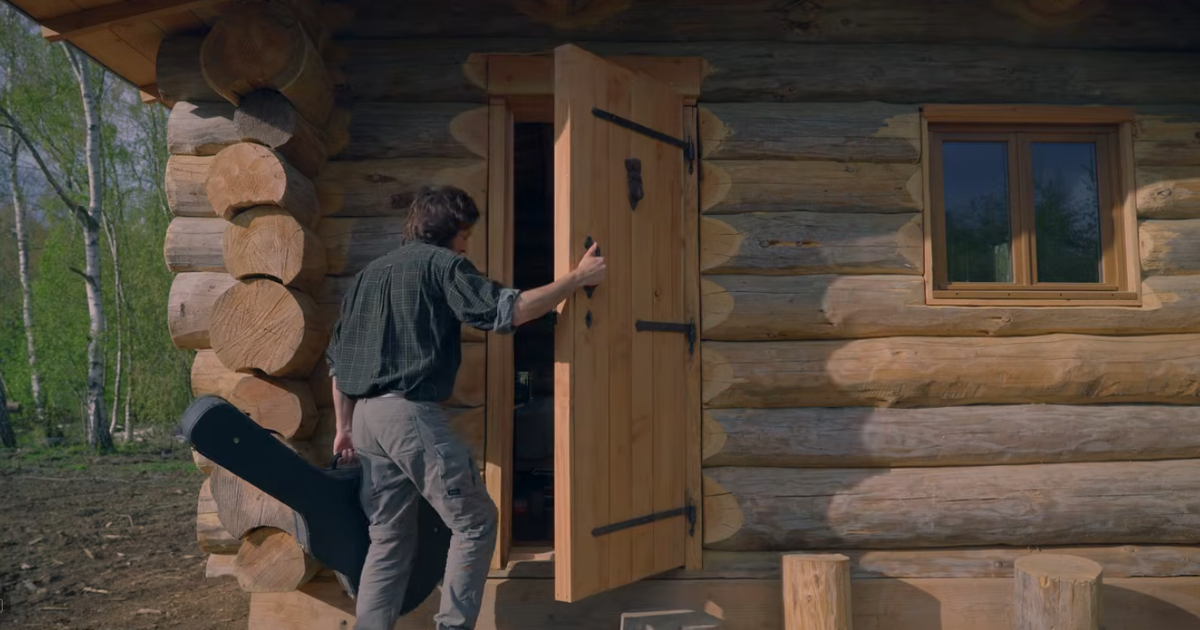 «Tant de sueur et de cœur à l’ouvrage» : mais que va faire Vianney dans sa cabane ?