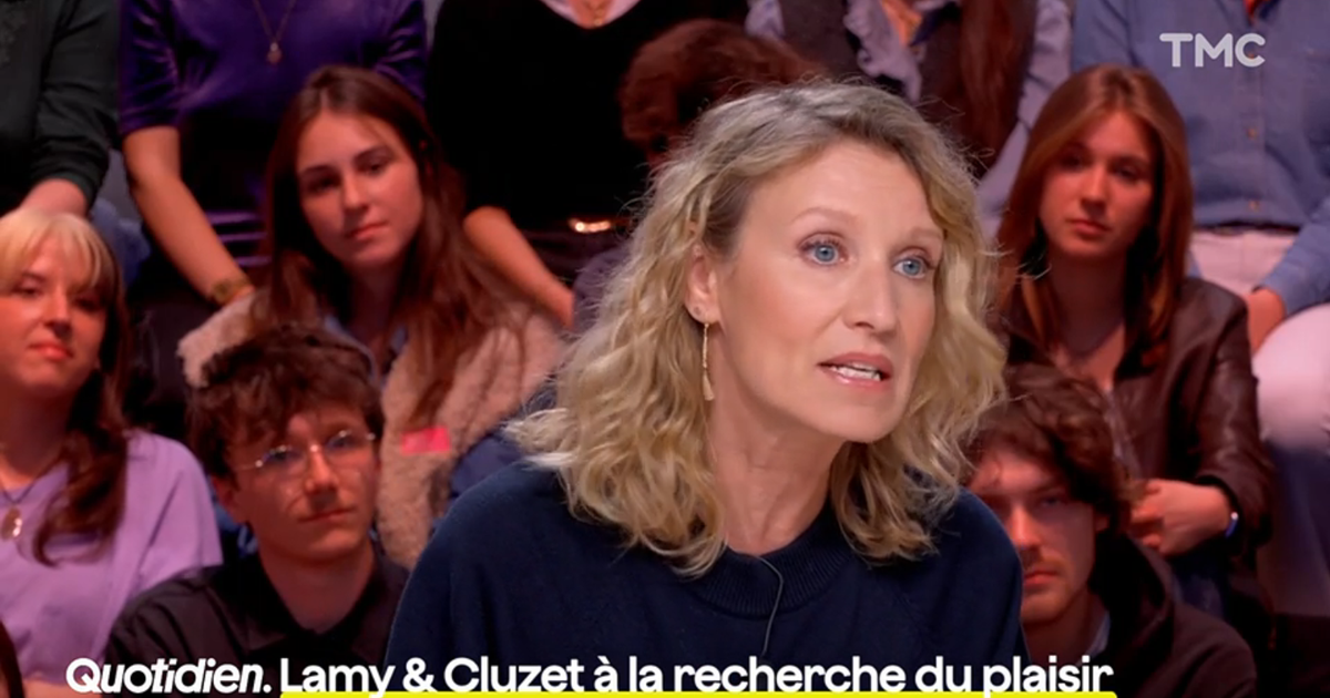 «Toutes ces errances célibataires...» : Alexandra Lamy chante les louanges des sextoys dans «Quotidien»