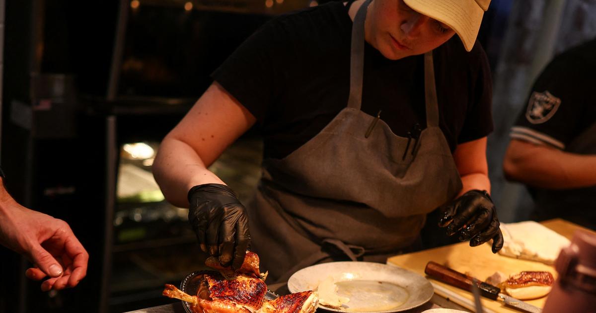 À New York, le demi-poulet à 40 dollars d’un restaurant français relance le débat sur le coût de la vie