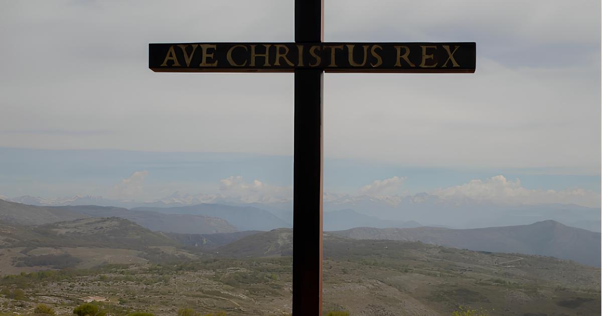 Alpes-Maritimes : l’État porte plainte après l’installation illégale d’une quatrième croix géante