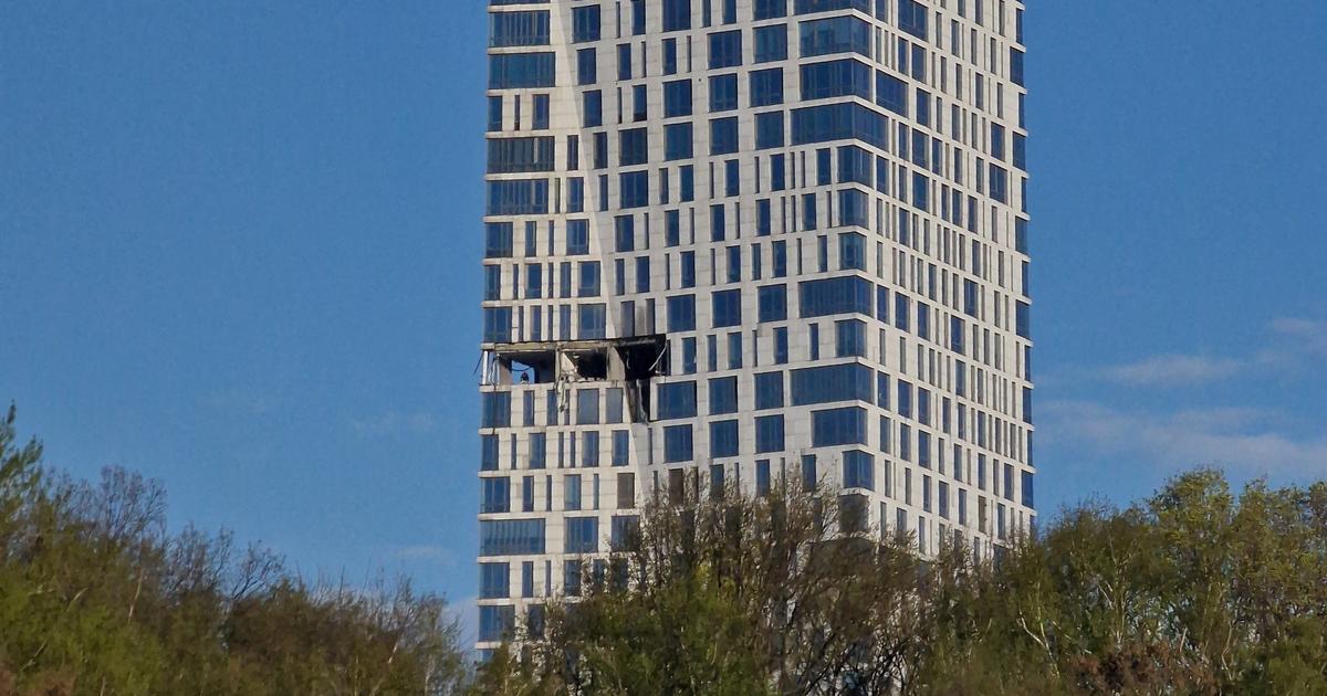 Un immeuble résidentiel endommagé à Moscou dans une frappe de drone ukrainienne