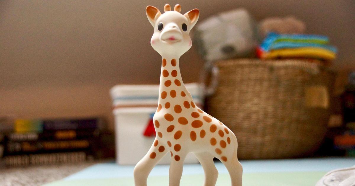Sophie la girafe est-elle vraiment fabriquée en France ? Vulli s’explique après des révélations sur une production en Chine