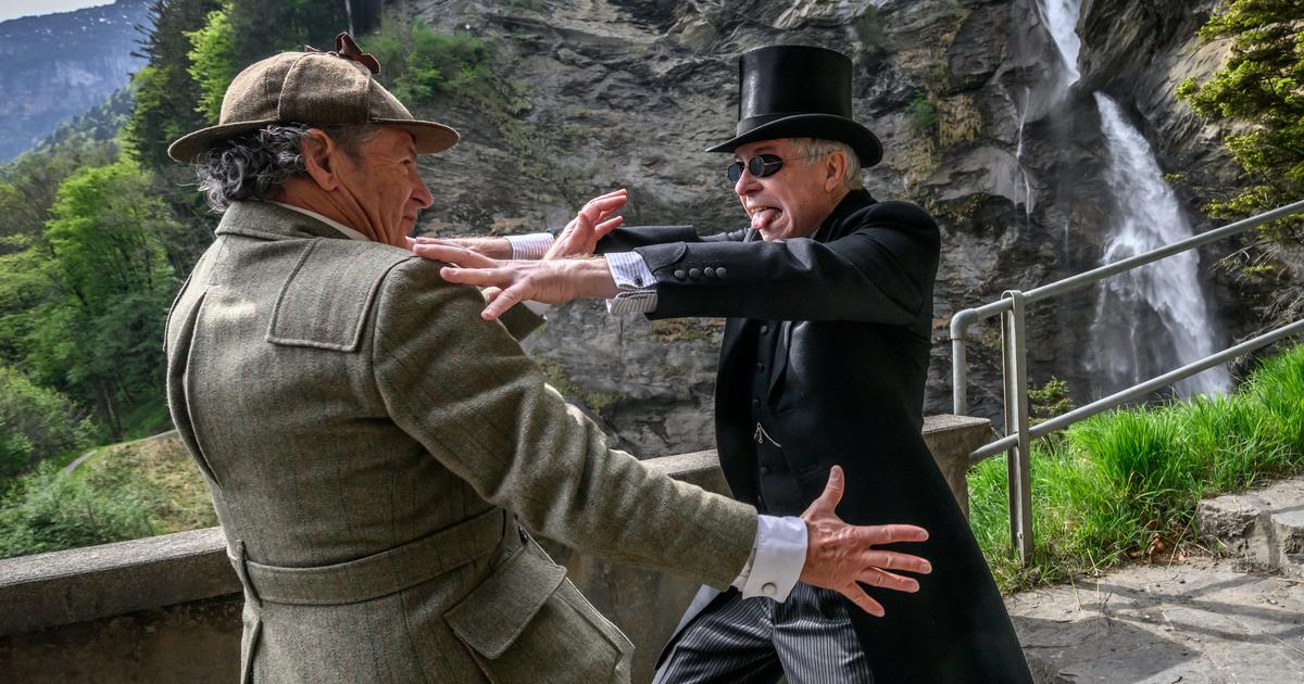 Des fans de Sherlock Holmes rejouent le duel fatidique du détective contre son ennemi juré le professeur Moriarty