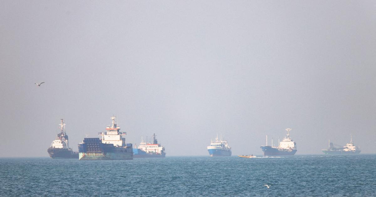 US President Threatens Iran After Strait of Hormuz Ship Attacks