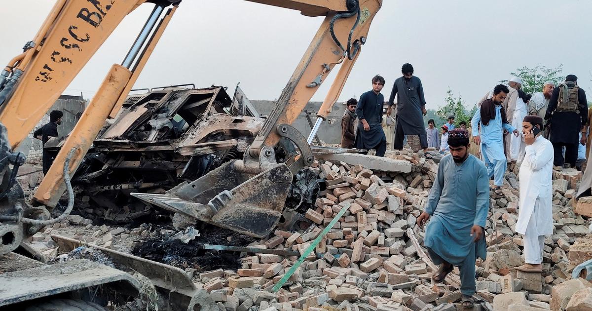 Attentat au Pakistan : 12 policiers tués dans l’explosion d’une voiture piégée dans le nord-ouest du pays