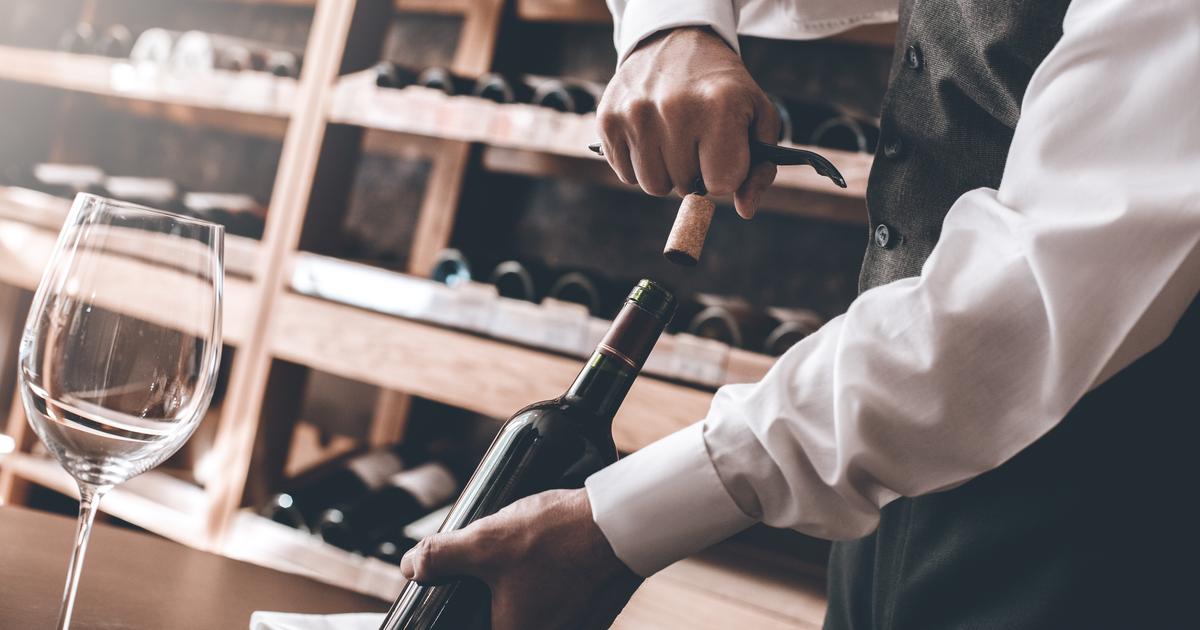 «Je sais immédiatement à qui jai affaire» : ces signes qui trahissent les faux amateurs de vin selon les sommeliers