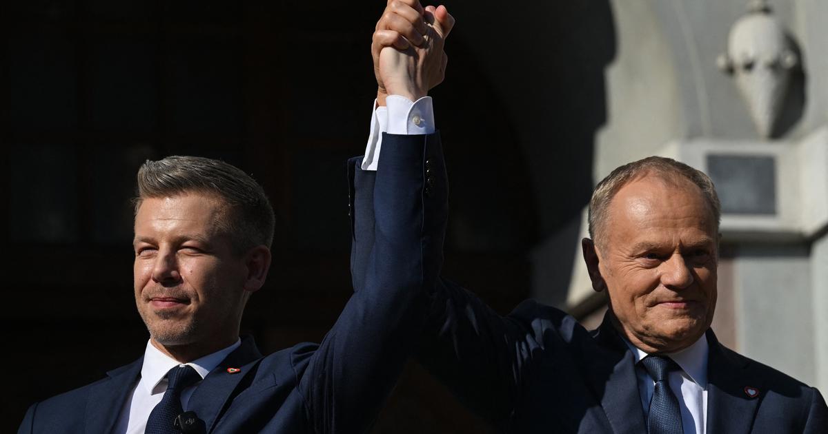 En visite à Varsovie, le nouveau premier ministre hongrois Péter Magyar renoue avec la Pologne