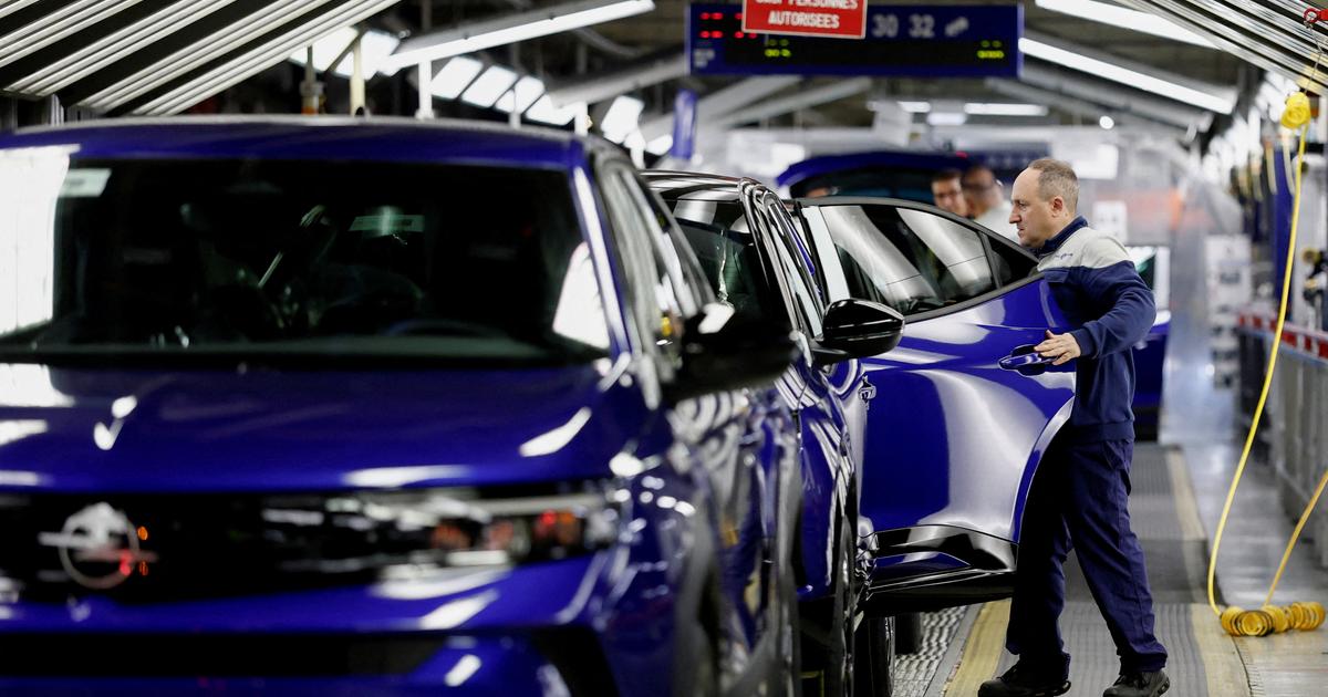 Stellantis: la cotation du constructeur brièvement suspendue en Bourse après une chute du titre de plus de 6%