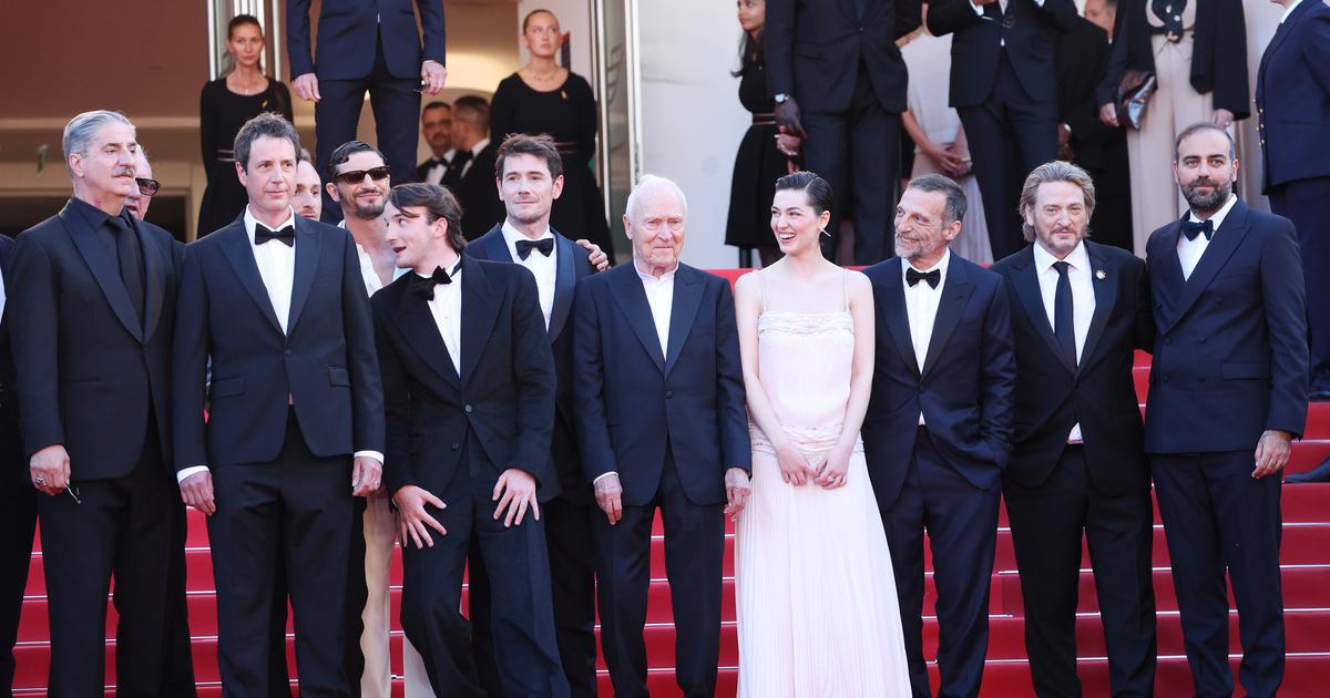 Montée des marches : le fantôme Kevin Spacey, le costume de satin blanc de Niels Schneider et Adriana Karembeu ont affolé le photocall