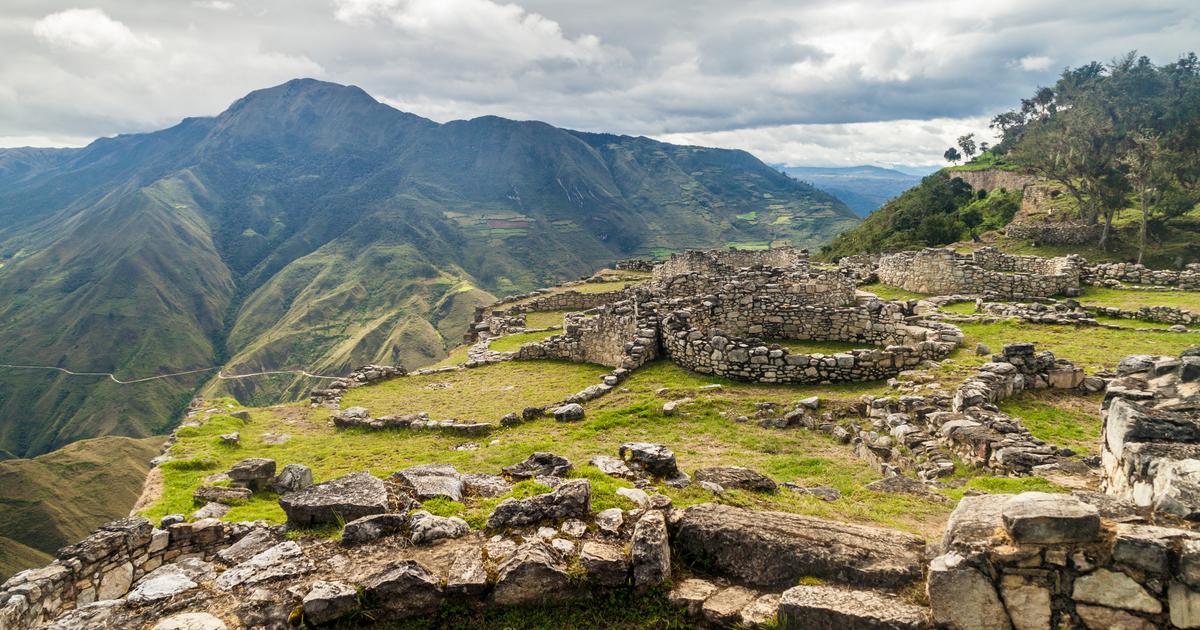 Au Pérou, une tombe de 600 ans découverte dans la forteresse pré-inca de Kuélap