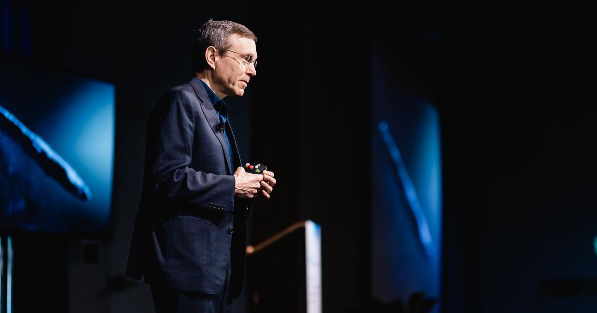 «Sommes-nous seuls ?» : Avi Loeb, l’astrophysicien de Harvard qui veut croire aux extraterrestres