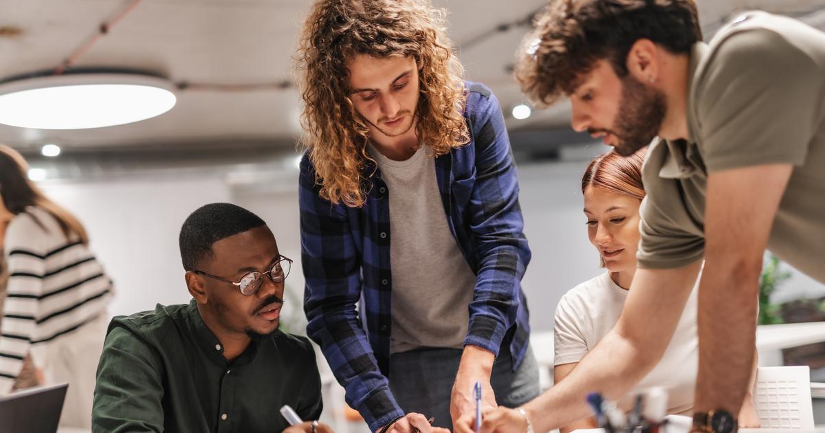 «Un manager qui veille plutôt qu’un manager qui surveille» : les jeunes aiment l’entreprise mais la trouvent dépassée