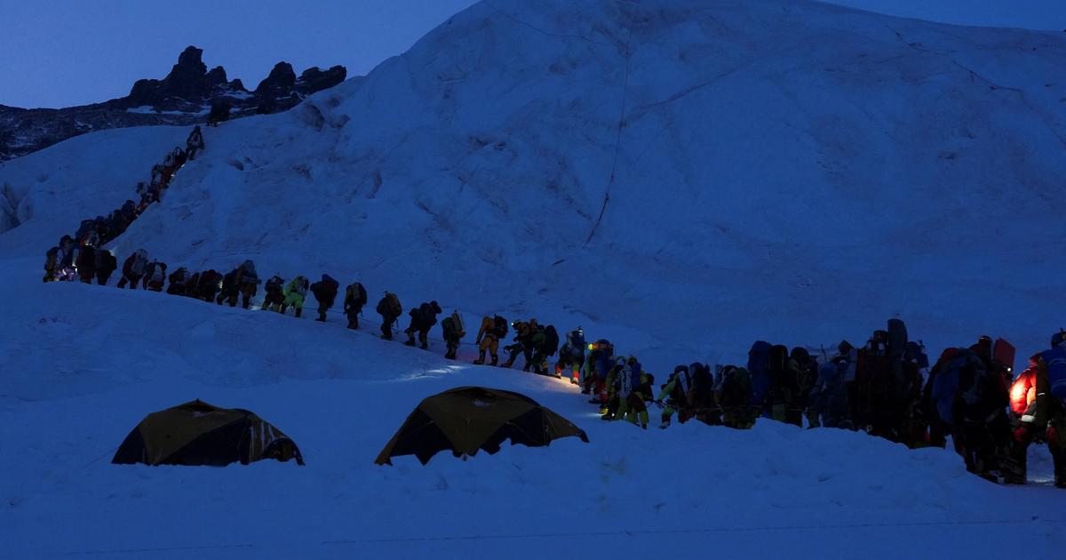 Everest : plus de 950 alpinistes au sommet, la saison de tous les records