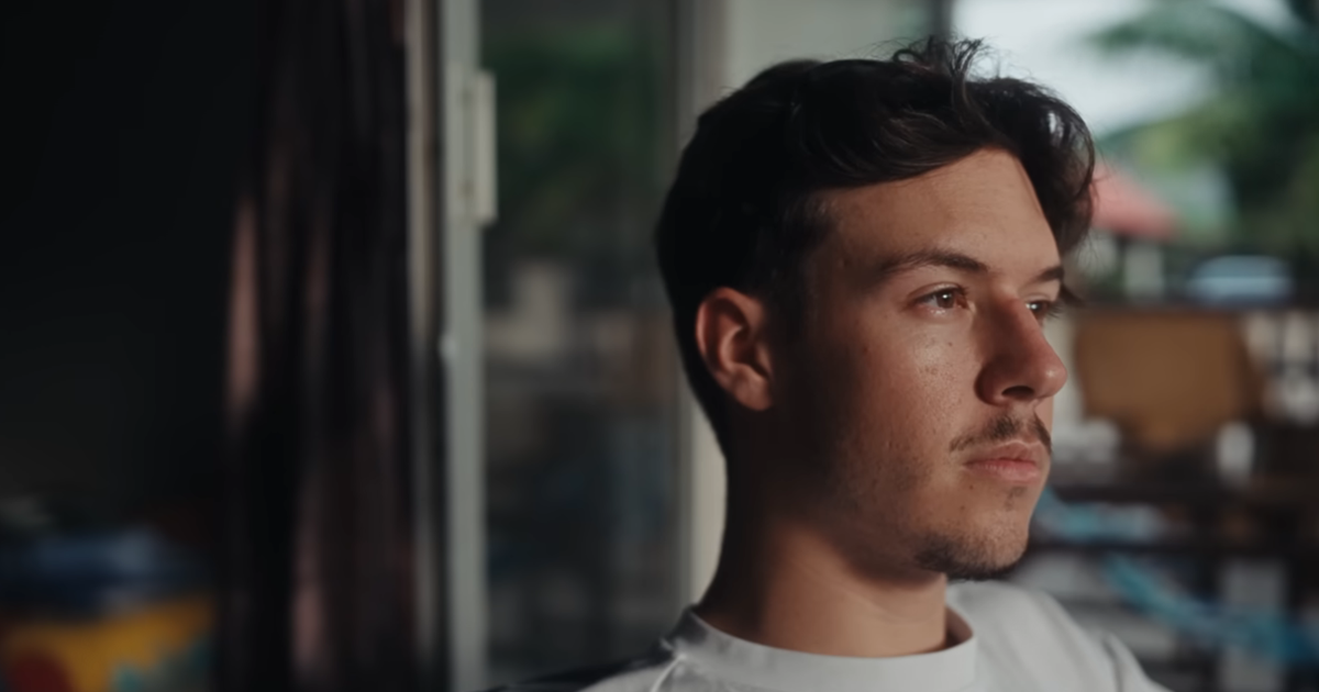 Rupture avec Léna Situations, deuil... Seb La Frite en quête de sens dans son documentaire Trente qui cartonne sur Youtube
