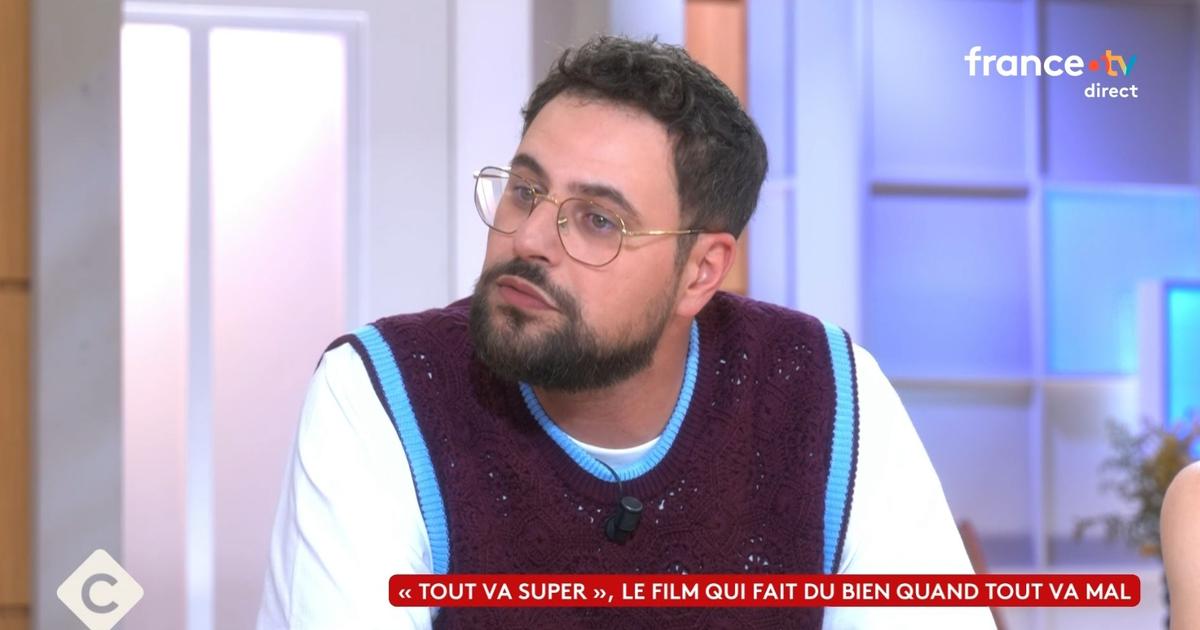 «Ça m’arrive de regarder ses messages sur WhatsApp» : Hakim Jemili toujours marqué par le décès de Michel Blanc