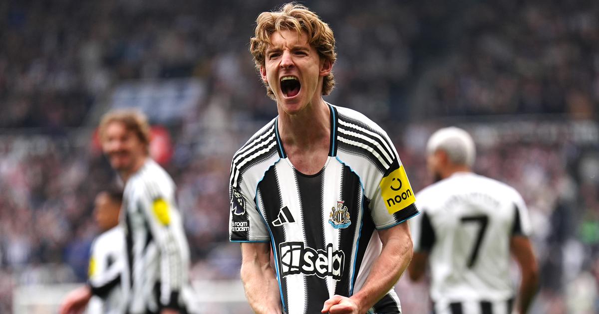 Mercato : l'Anglais Anthony Gordon s'engage pour cinq ans avec le FC Barcelone