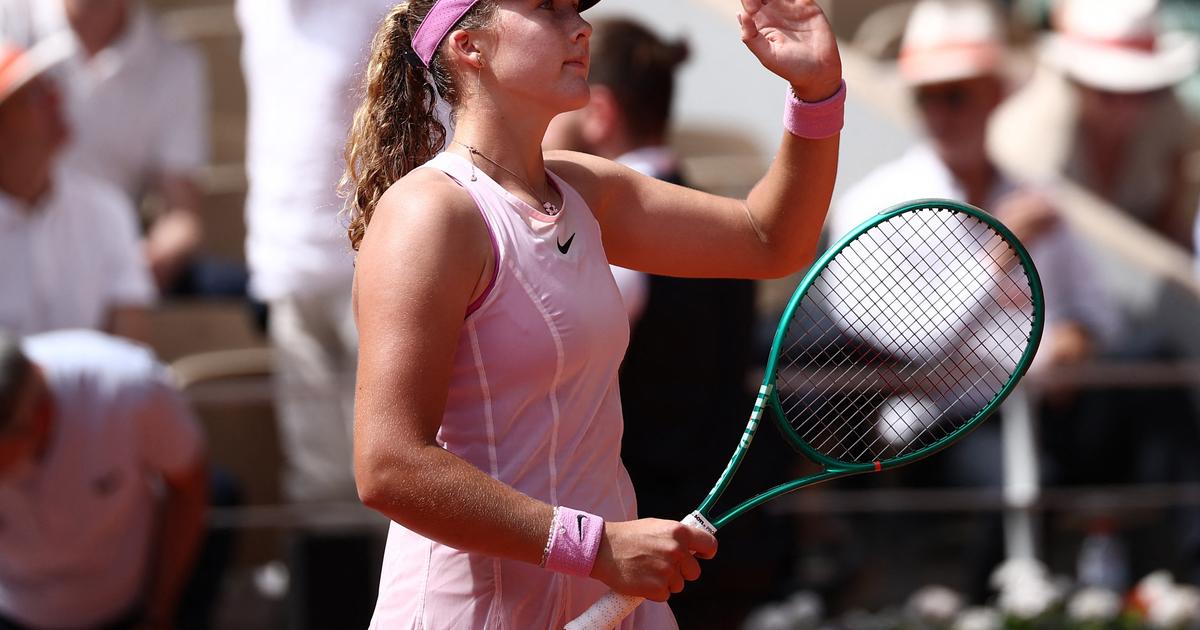Roland-Garros : la promesse Andreeva domine Bouzkova et rejoint les huitièmes