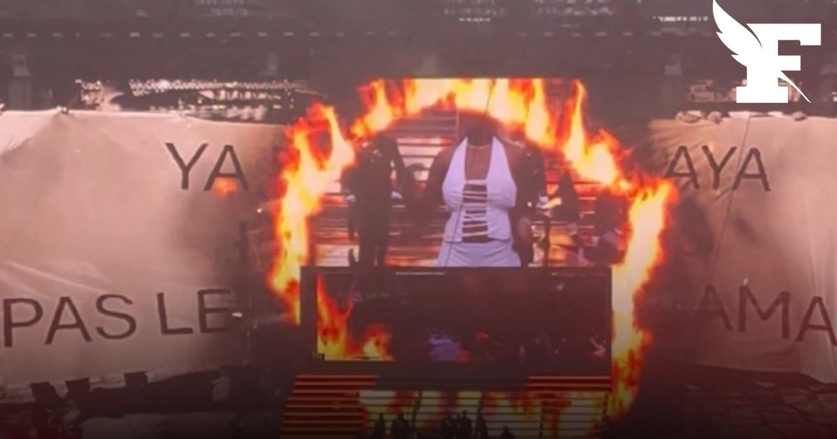 Aya Nakamura «brûle» une immense banderole raciste lors de l’ouverture de son concert au Stade de France