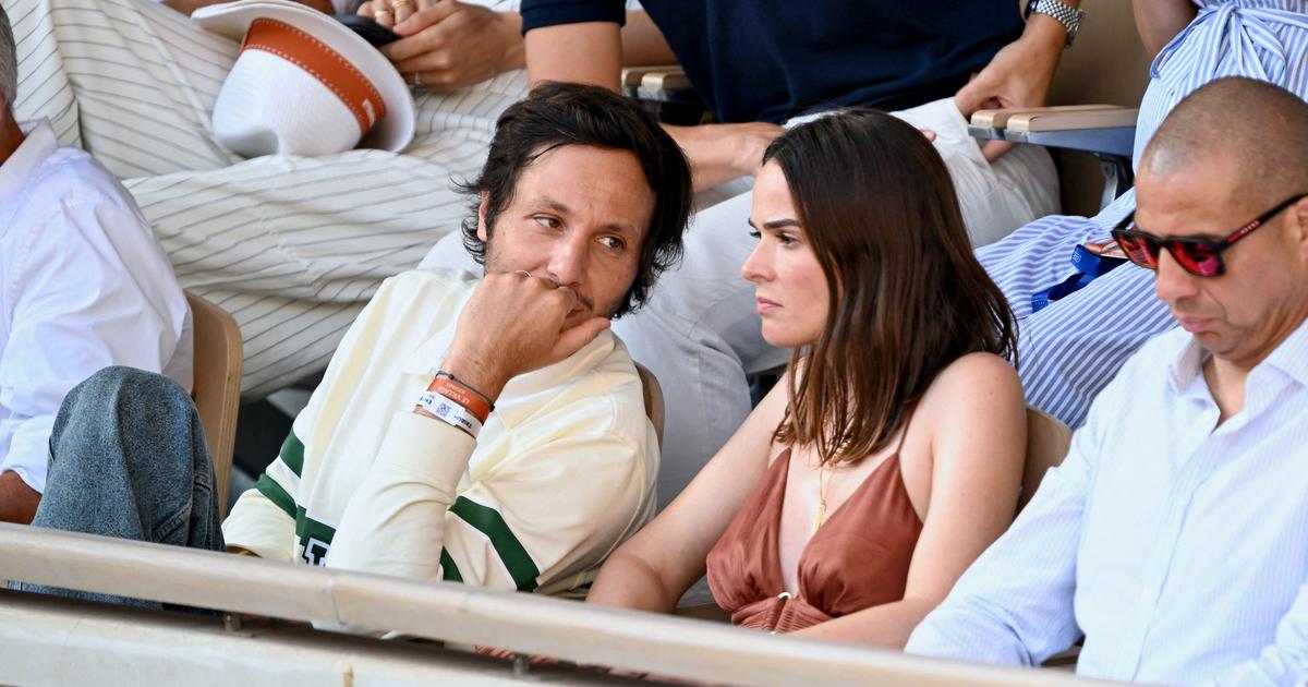 Roland-Garros : Vianney en tribunes, avec sa femme Catherine Robert enceinte de leur deuxième enfant