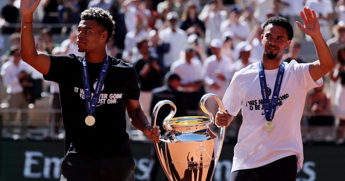 Roland-Garros : en vidéo, les Français du PSG présentent les deux Ligues des champions sur le court central