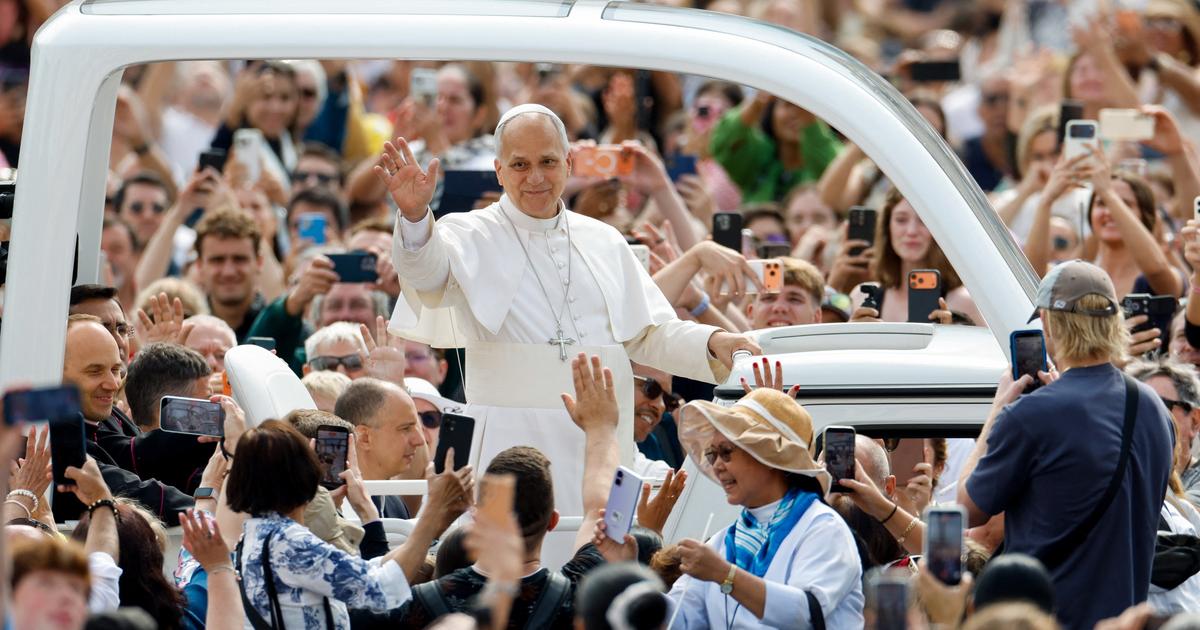 Pourquoi Léon XIV a choisi une femme pour diriger la communication du Vatican ?