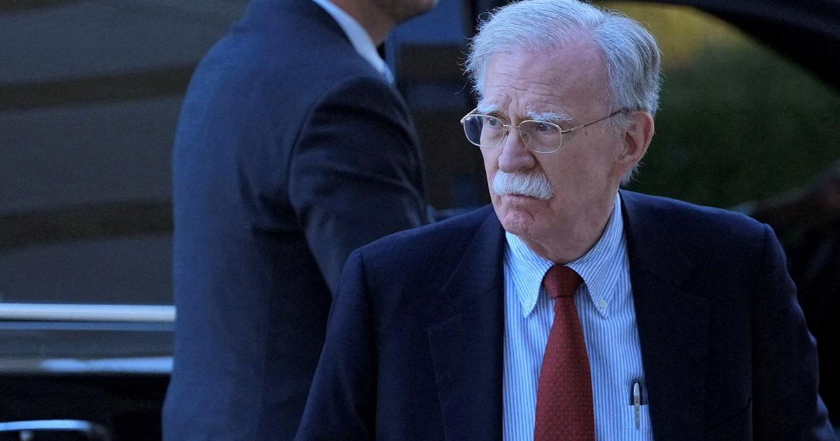 John Bolton, ex-conseiller de Trump, va plaider coupable de rétention de documents classifiés, selon la presse américaine