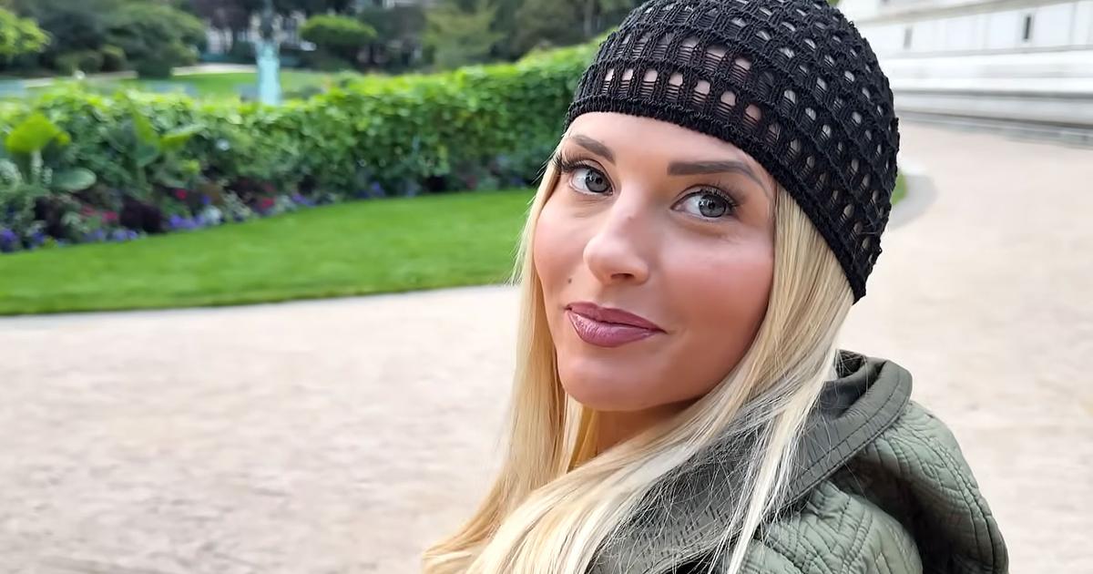 «Mes deux étoiles préférées» : devenue maman, Kelly Vedovelli dévoile les prénoms et des photos de ses jumelles