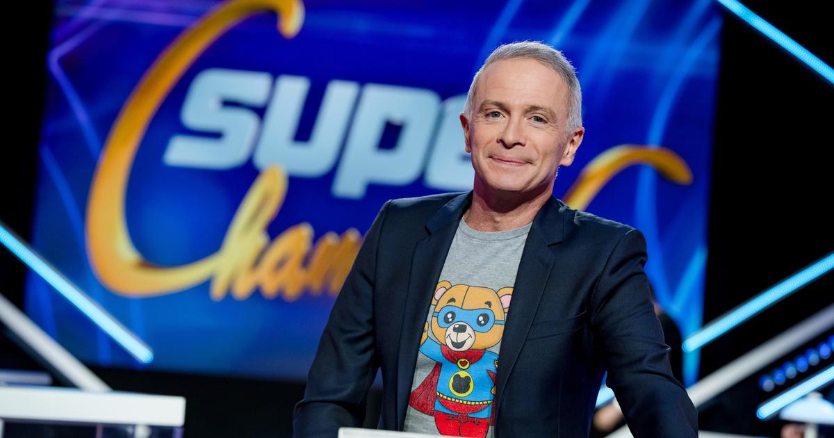 «Faites un effort ou je vous sors» : Samuel Étienne raconte la fois où il a été obligé d’intervenir dans «Questions pour un champion»