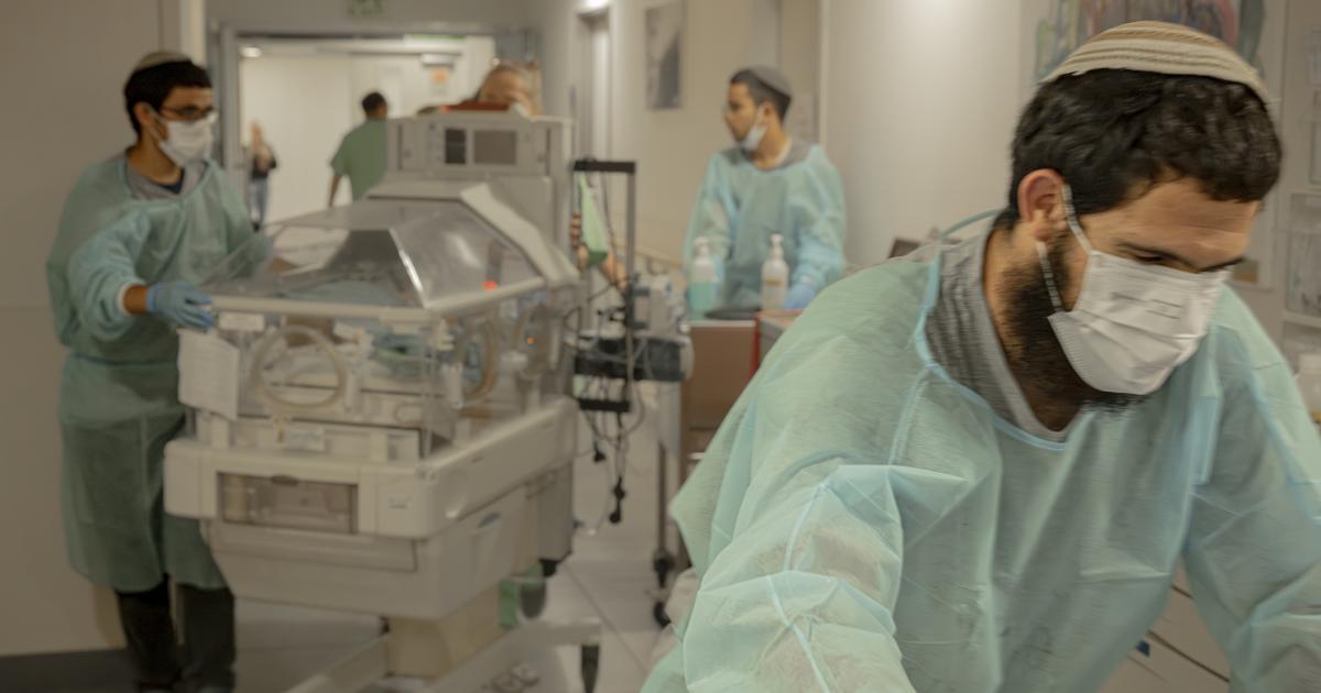 « C’est terrible à dire, mais nous sommes habitués » : sous la menace iranienne, l’hôpital Ichilov à Tel-Aviv transféré dans son parking sous-terrain