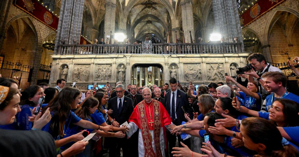 Bénédiction de la foule, feu d’artifice... La Sagrada Familia, point d’orgue de la visite de Léon XIV en Espagne