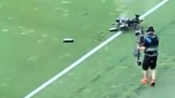 Foot : en vidéo, un drame évité de justesse en Hongrie après la violente chute d’une caméra