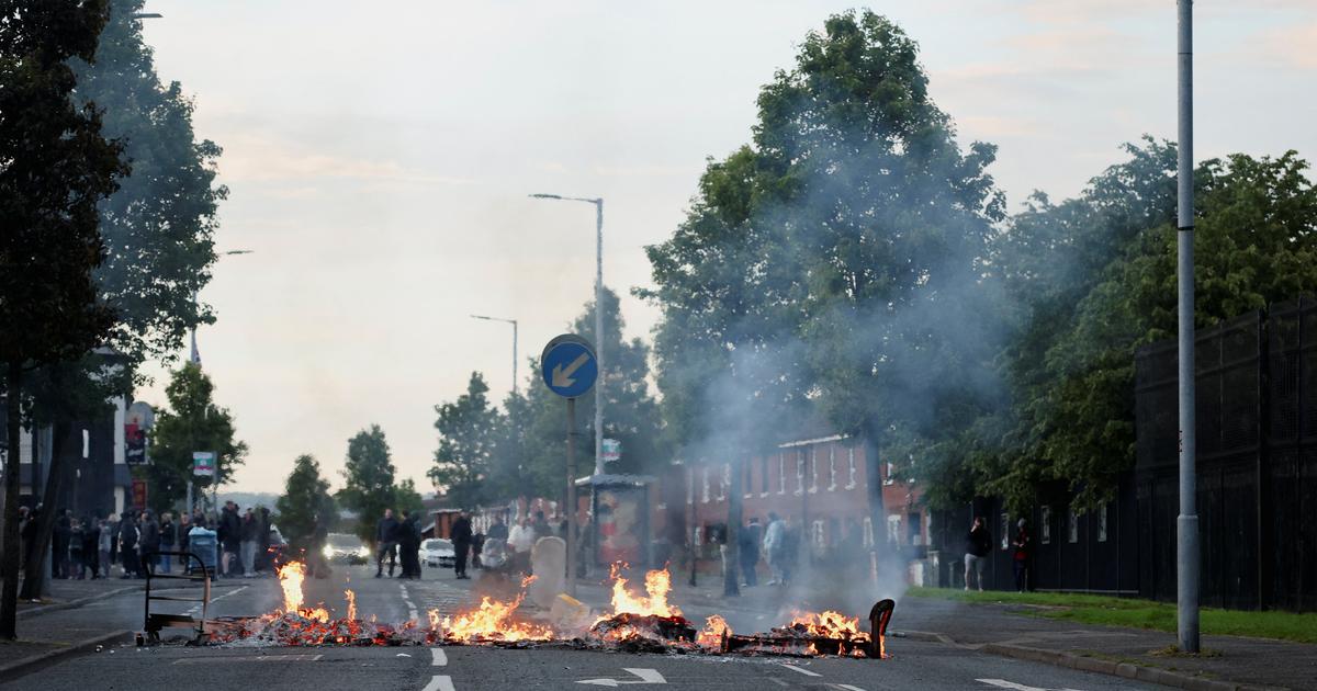 « Nous ne nous soumettrons jamais » : après la terrible attaque au couteau de Belfast, l’Irlande du Nord s’enflamme contre les immigrés