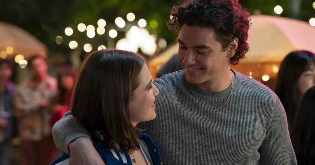 Off Campus : la série phénomène de Prime Video est-elle fidèle au livre d’Elle Kennedy ?