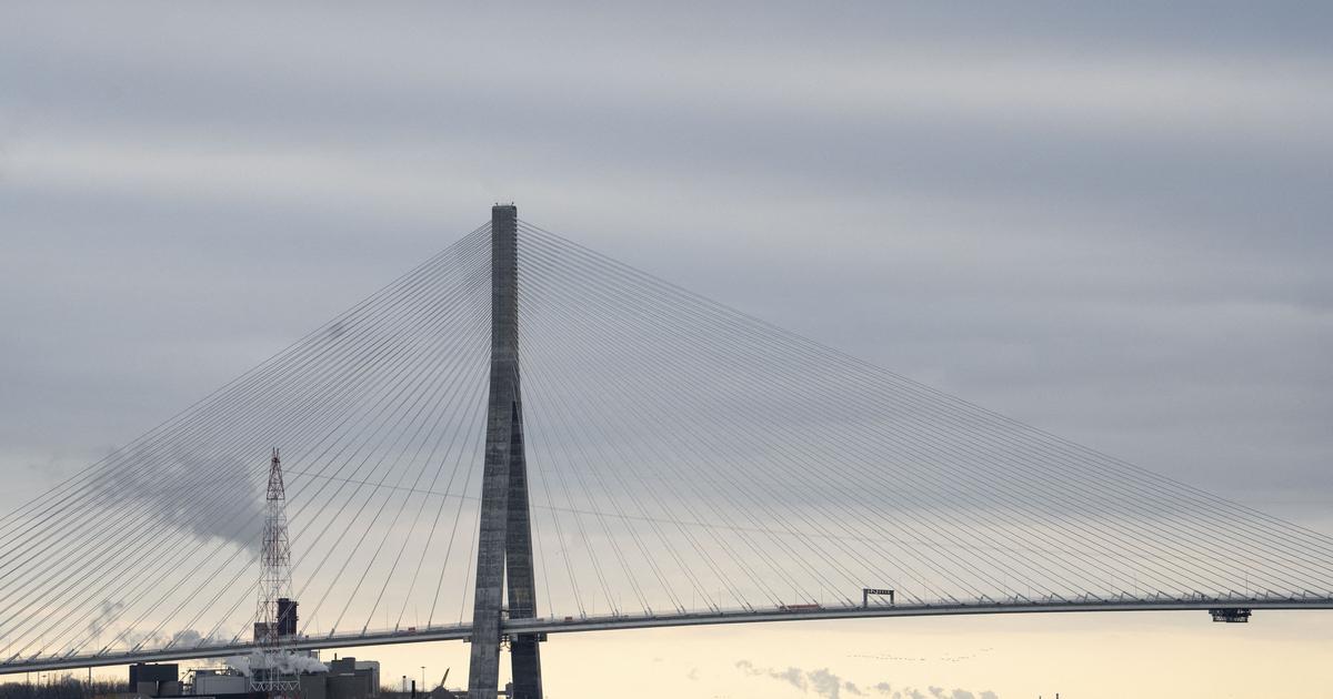 L'ouverture du nouveau pont frontalier entre le Canada et les États-Unis reporté