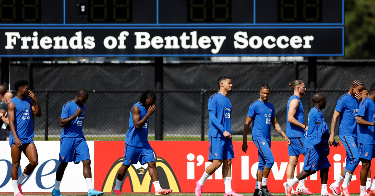 «On est les rois de l’adaptation» : cagnard, décalage, tenue d’hiver et premier entraînement, les Bleus à pied d’œuvre au campus de Bentley