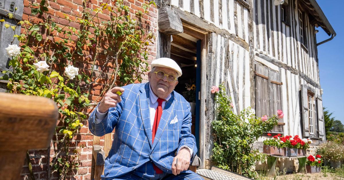 David Hockney, le peintre qui a mis l’art contemporain en couleurs, est mort à l’âge de 88 ans