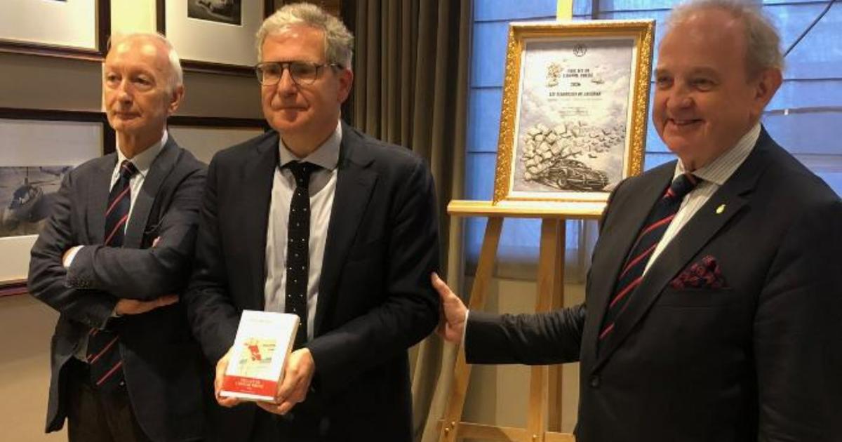 L’écrivain et chroniqueur Thomas Morales reçoit le prix ACF de L’Homme pressé