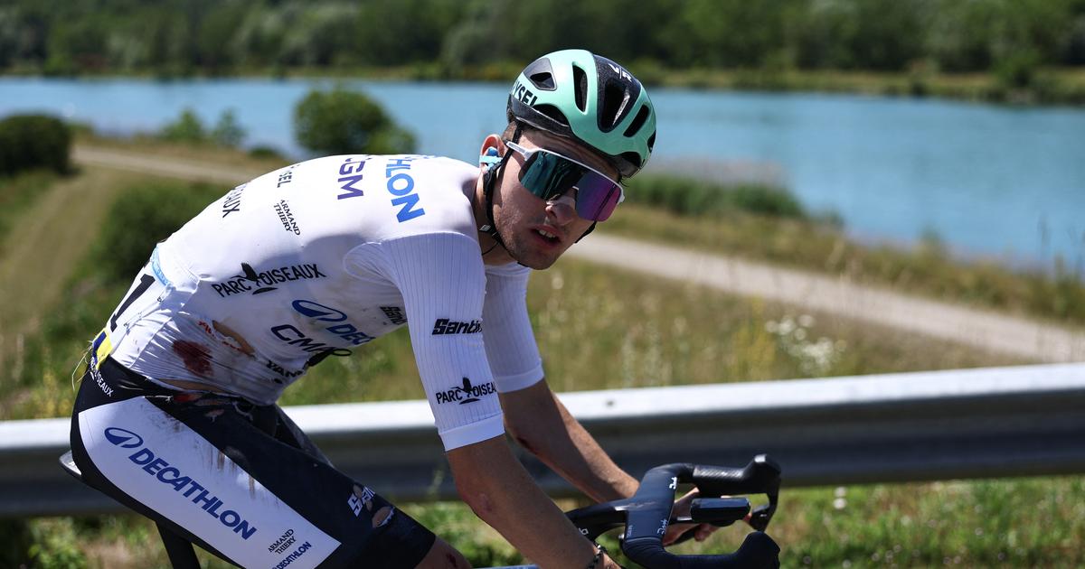 Cyclisme : après une chute et une folle remontée, Paul Seixas perd une minute au sommet du Grand Colombier