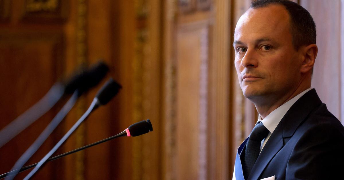 Clermont-Ferrand : le maire Julien Bony porte plainte pour une affiche le réclamant «mort ou vif»