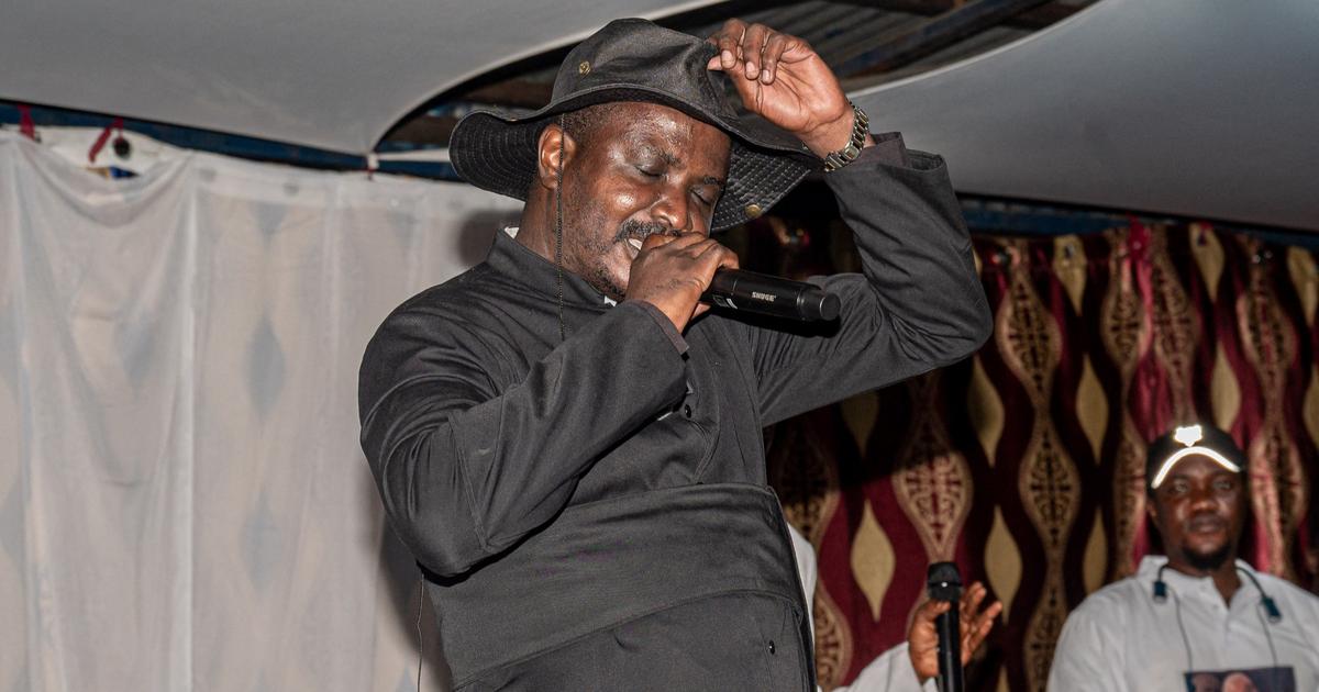 Un « abbé rappeur » prêche la parole de Dieu en musique à Kinshasa