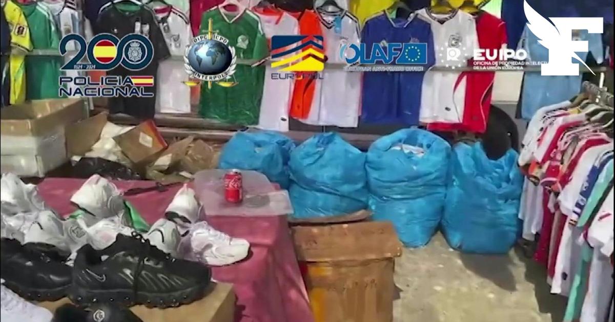 66.000 maillots, 95 arrestations... La police espagnole partage les images d’une impressionnante saisie de marchandises contrefaites de football