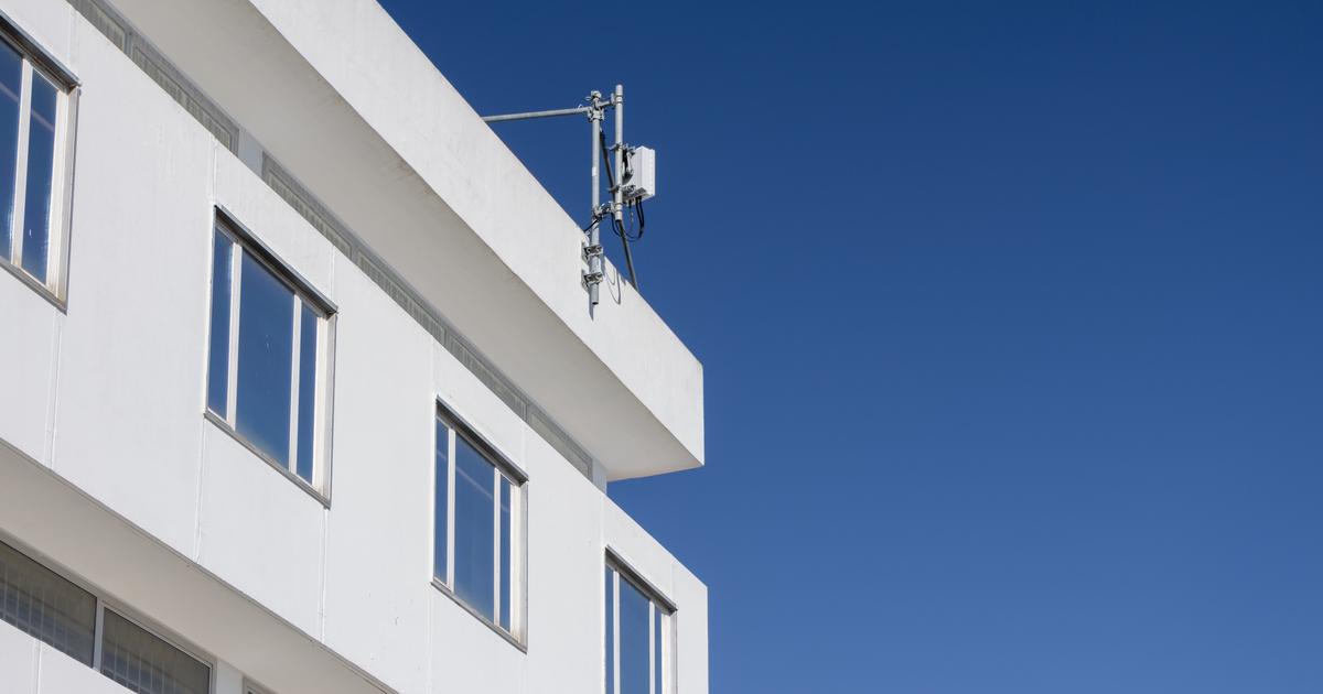 Il louait à SFR le toit-terrasse qu’il avait acheté : la justice le condamne à verser à la copropriété les 30.000 euros de loyers perçus