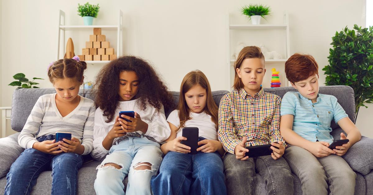 Les Émirats arabes unis interdisent à leur tour les réseaux sociaux aux moins de 15 ans