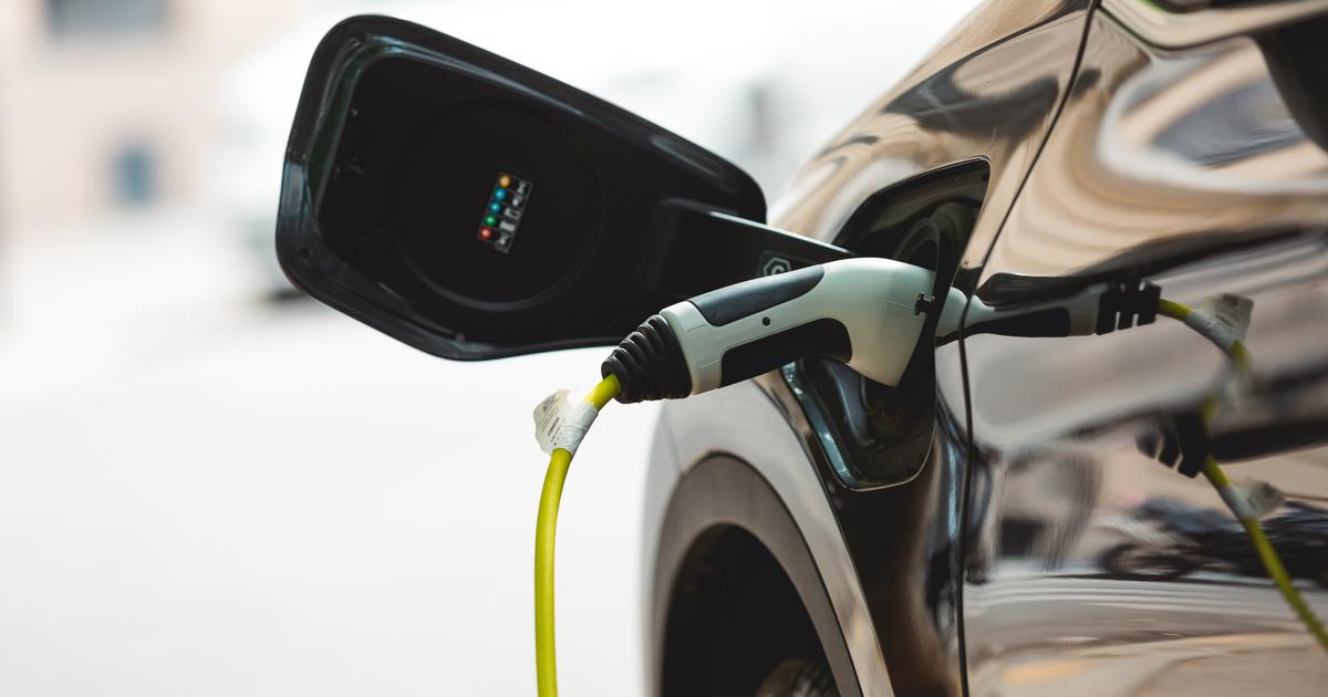 Canicule et voiture électrique : les bons réflexes pour éviter les pièges lors des fortes chaleurs